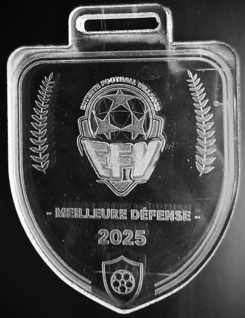 Médaille en plexiglass (découpe et gravure laser) EFV Meilleure défense 2025